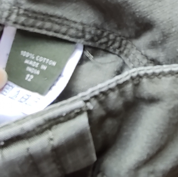 Eddie Bauer Ripstop Cargo Shorts & cropped Pants say 12 but Plus sized really - Picture 13 of 17